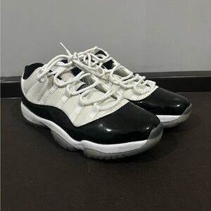 Jordan 11 Retro Low Concord